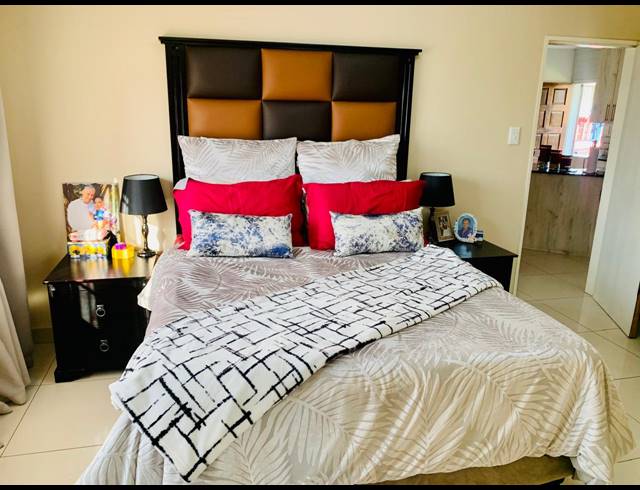 3 BEDROOM HOUSE FOR SALE IN DALPARK EXT 1